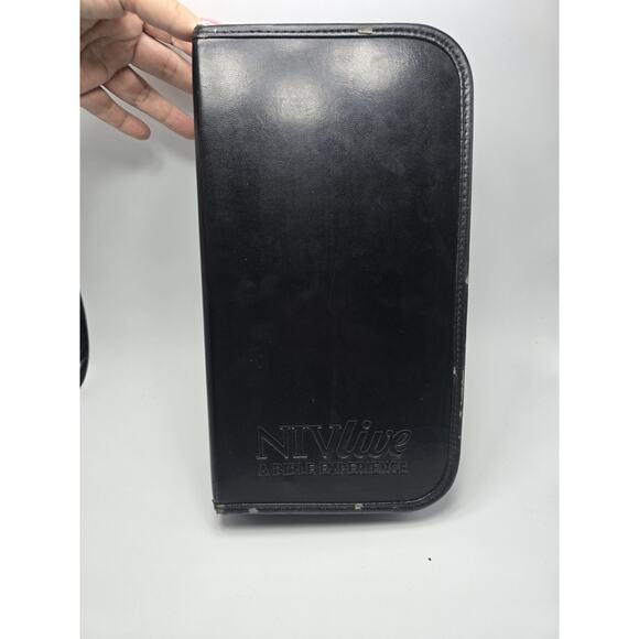 NIV Live A Bible Experience: Complete Bible On Audio CDs - Picture 3 of 4